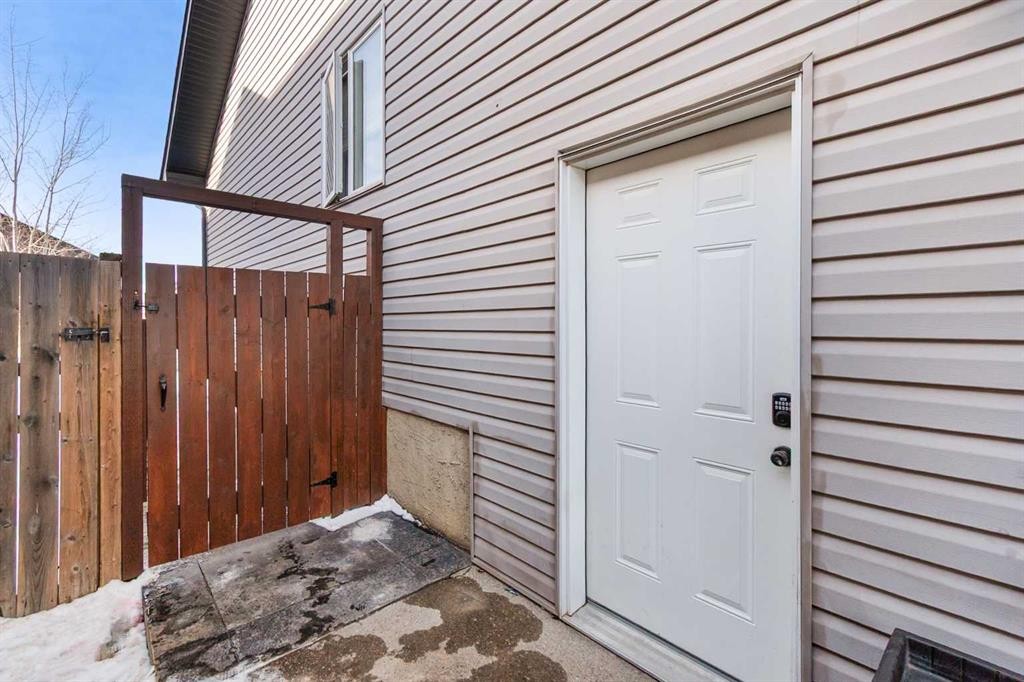6 Vera Close, Olds, AB - Outdoor With Exterior