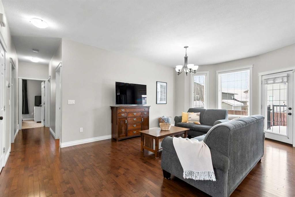 6 Vera Close, Olds, AB - Indoor Photo Showing Living Room