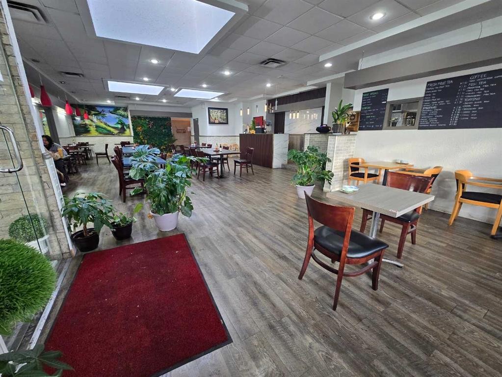 528 2 Avenue Se, Airdrie, AB