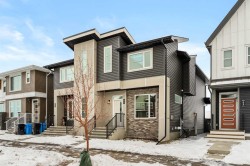 46 Starling Boulevard NW Calgary, AB T3P 2V7