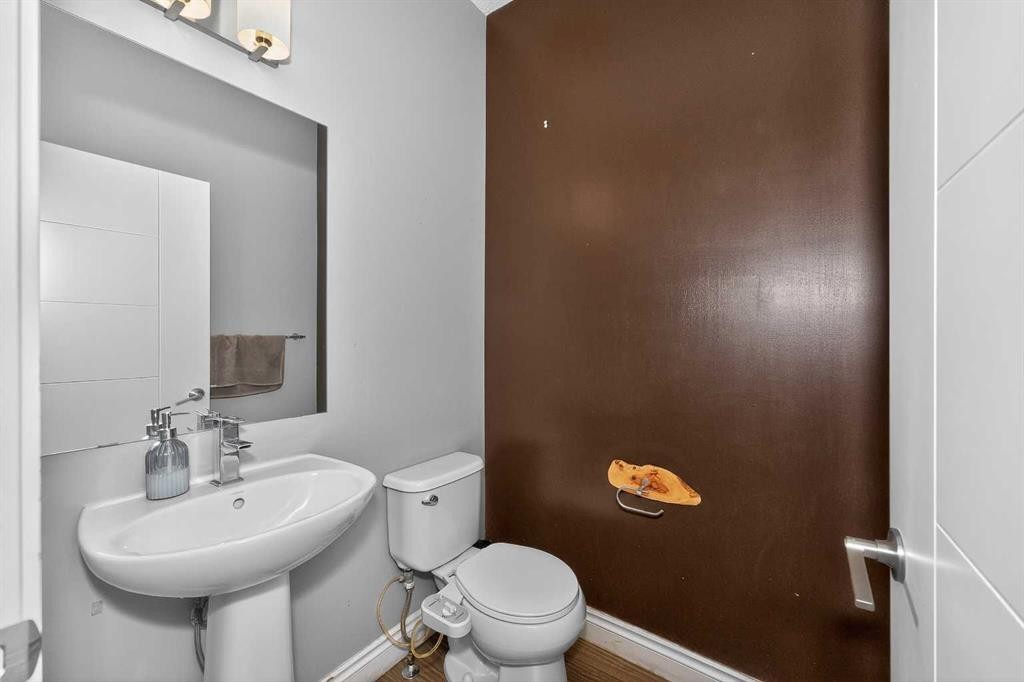 45 Redstone Drive Ne, Calgary, AB - Indoor Photo Showing Bathroom