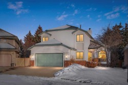 75 Hawkside Close NW Calgary, AB T3G 3K6