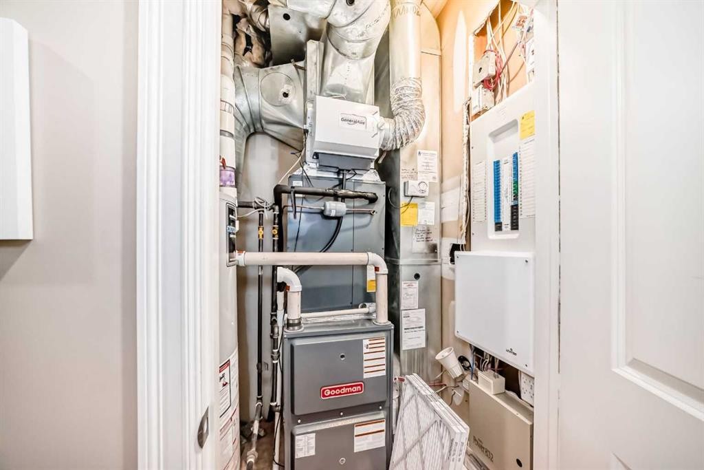 2431 Erlton Street Sw, Calgary, AB - Indoor Photo Showing Basement