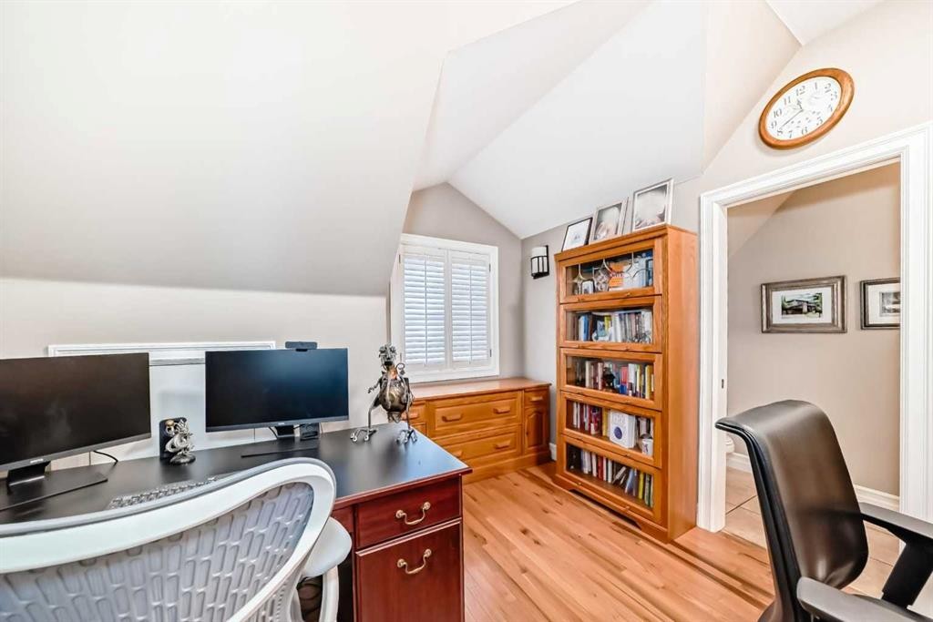 2431 Erlton Street Sw, Calgary, AB - Indoor Photo Showing Office