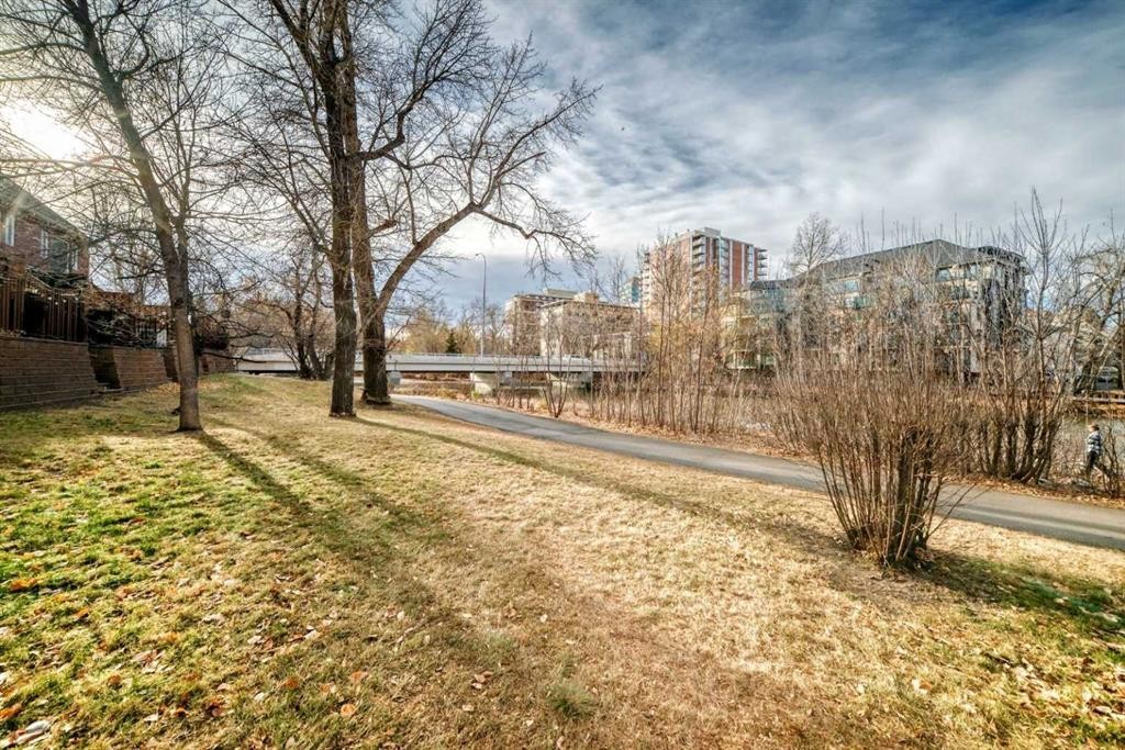 2431 Erlton Street Sw, Calgary, AB - Outdoor With View