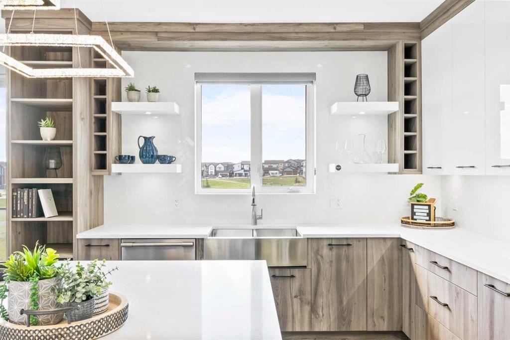 61 Sunvalley View, Cochrane, AB - Indoor Photo Showing Kitchen