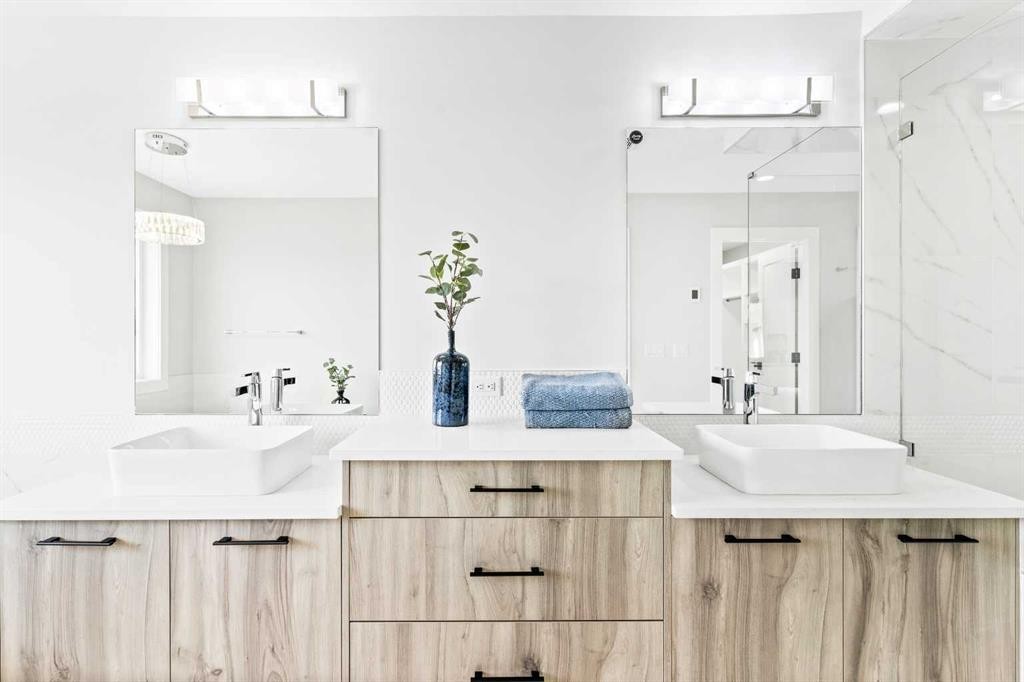 61 Sunvalley View, Cochrane, AB - Indoor Photo Showing Bathroom