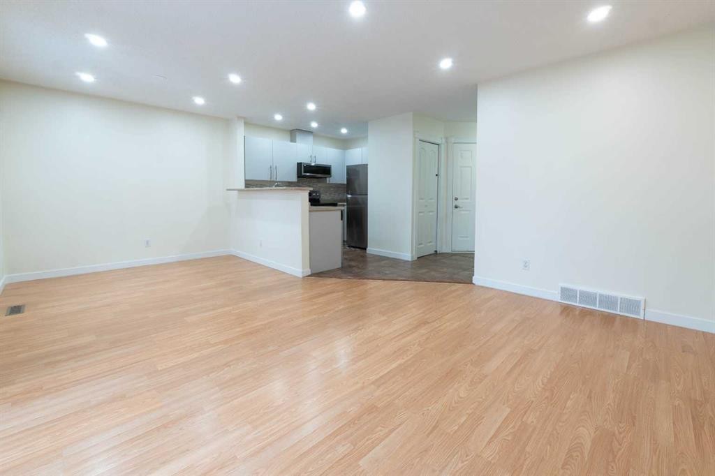 204-760 Railway Gate Sw, Airdrie, AB - Indoor