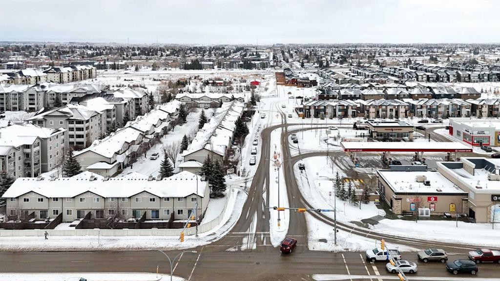 204-760 Railway Gate Sw, Airdrie, AB - Outdoor