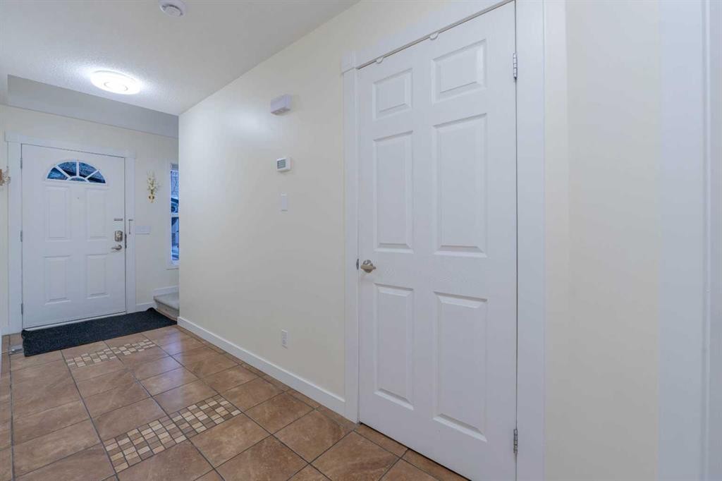 204-760 Railway Gate Sw, Airdrie, AB - Indoor Photo Showing Other Room