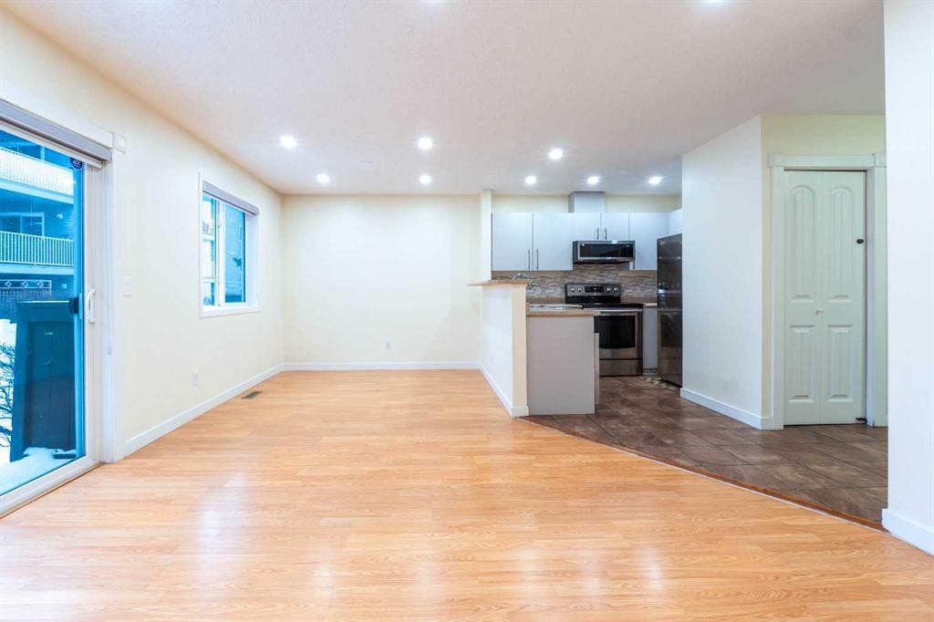 204-760 Railway Gate Sw, Airdrie, AB - Indoor