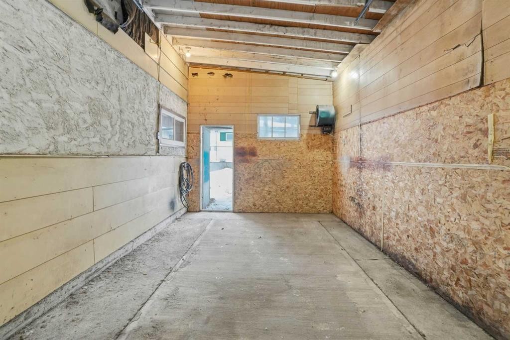 8624 33 Avenue Nw, Calgary, AB - Indoor