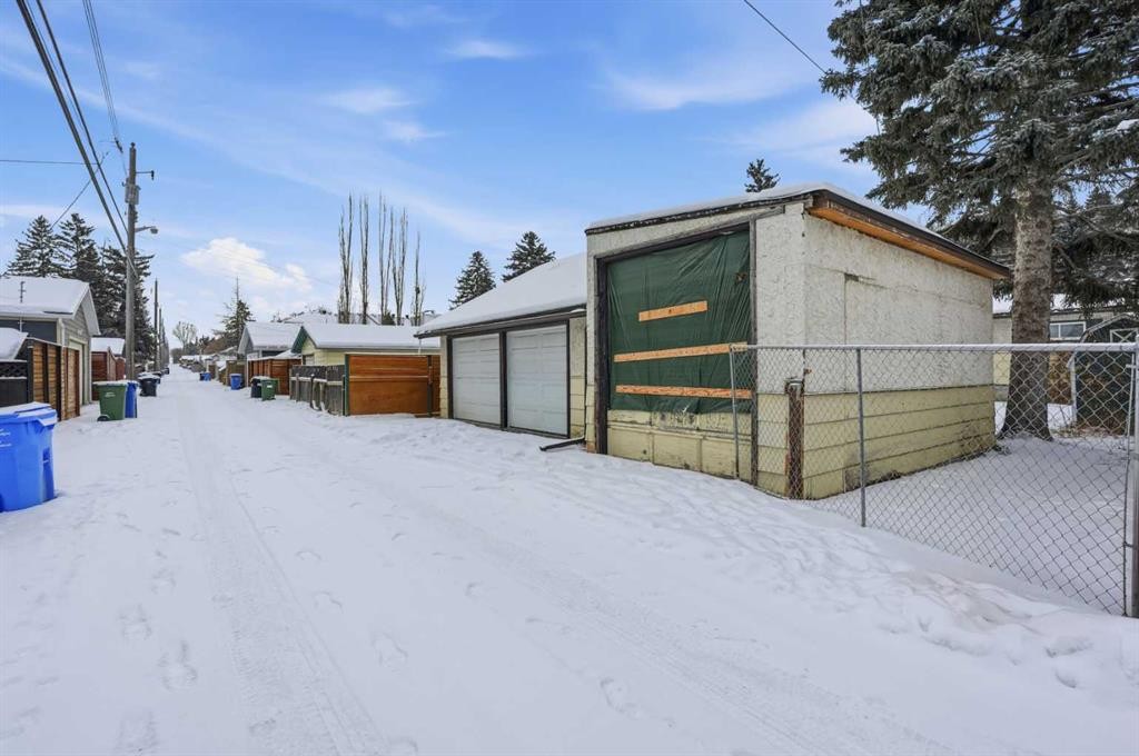 8624 33 Avenue Nw, Calgary, AB - Outdoor With Exterior