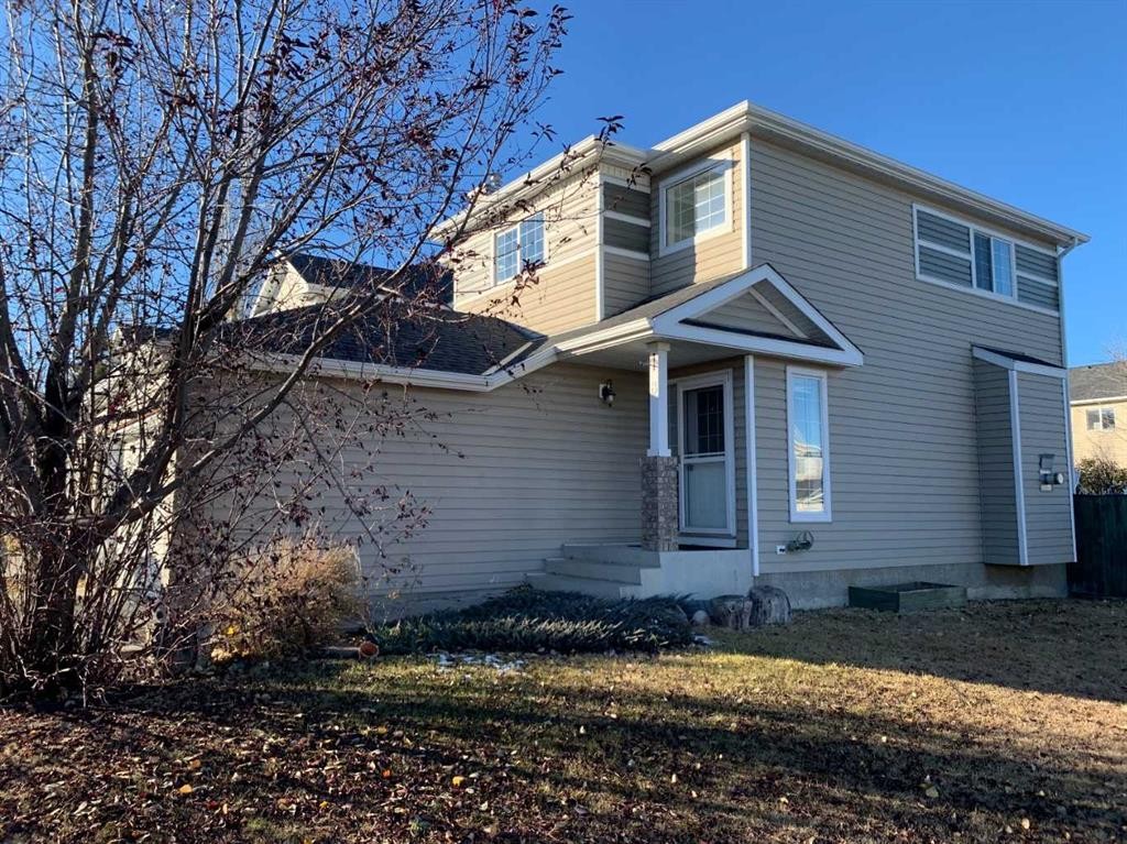 8 Royal Elm Way Nw, Calgary, AB - Outdoor