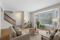 15 Edgedale Way NW Calgary, AB T3A 2P7