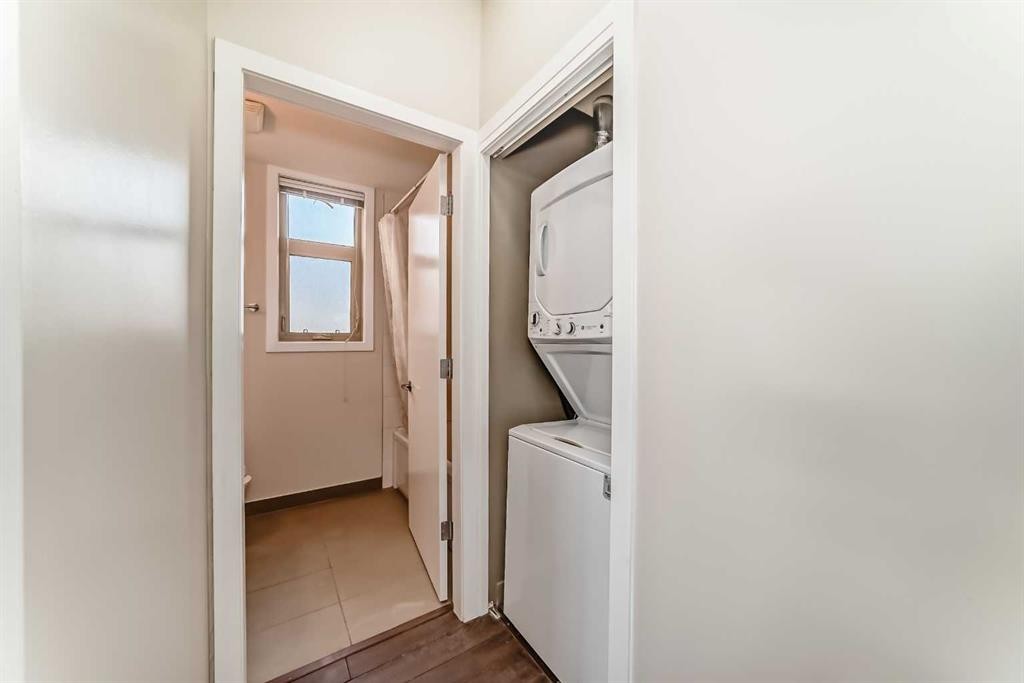103-10 Auburn Bay Link Se, Calgary, AB - Indoor Photo Showing Laundry Room