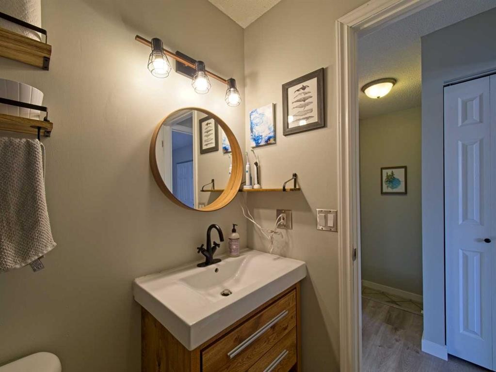 618-600 Allen Street Se, Airdrie, AB - Indoor Photo Showing Bathroom