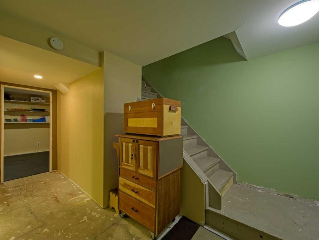 618-600 Allen Street Se, Airdrie, AB - Indoor