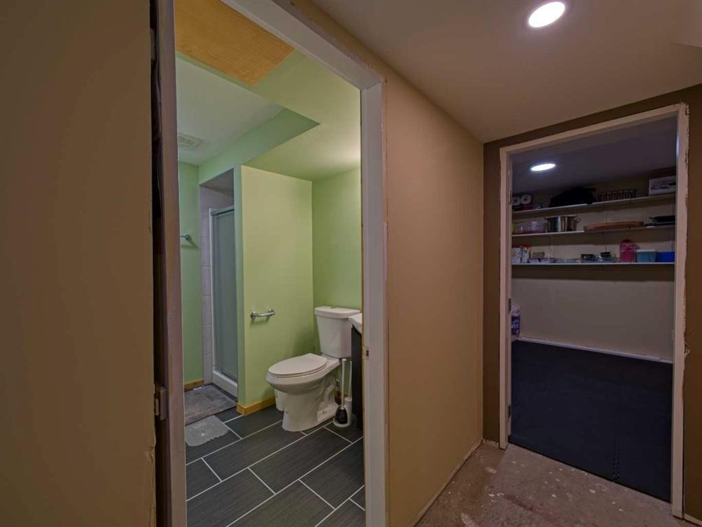 618-600 Allen Street Se, Airdrie, AB - Indoor