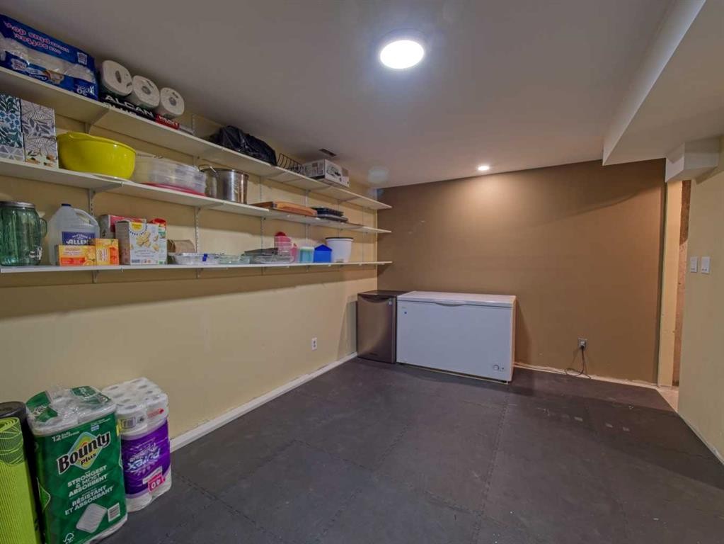 618-600 Allen Street Se, Airdrie, AB - Indoor Photo Showing Other Room