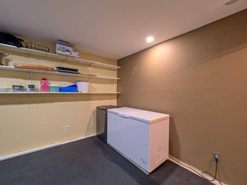 618-600 Allen Street Se, Airdrie, AB - Indoor