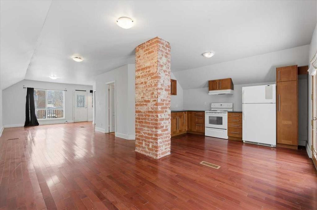 1520 15 Avenue Sw, Calgary, AB - Indoor Photo Showing Kitchen
