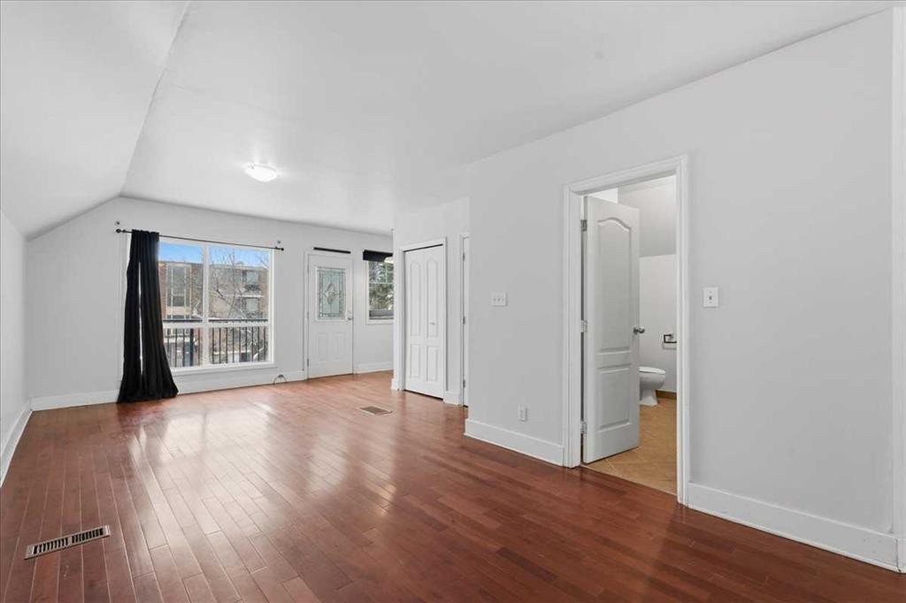 1520 15 Avenue Sw, Calgary, AB - Indoor Photo Showing Other Room