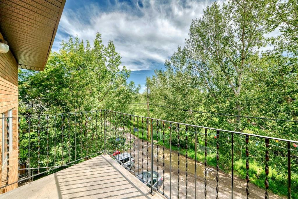 303-4328 4 Street Nw, Calgary, AB - Outdoor