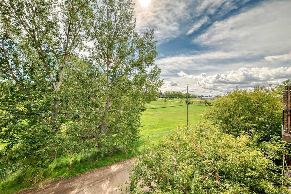 303-4328 4 Street Nw, Calgary, AB - Outdoor With View