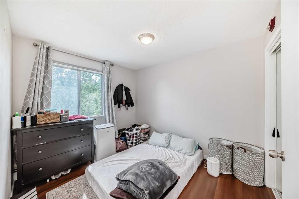 303-4328 4 Street Nw, Calgary, AB - Indoor Photo Showing Bedroom