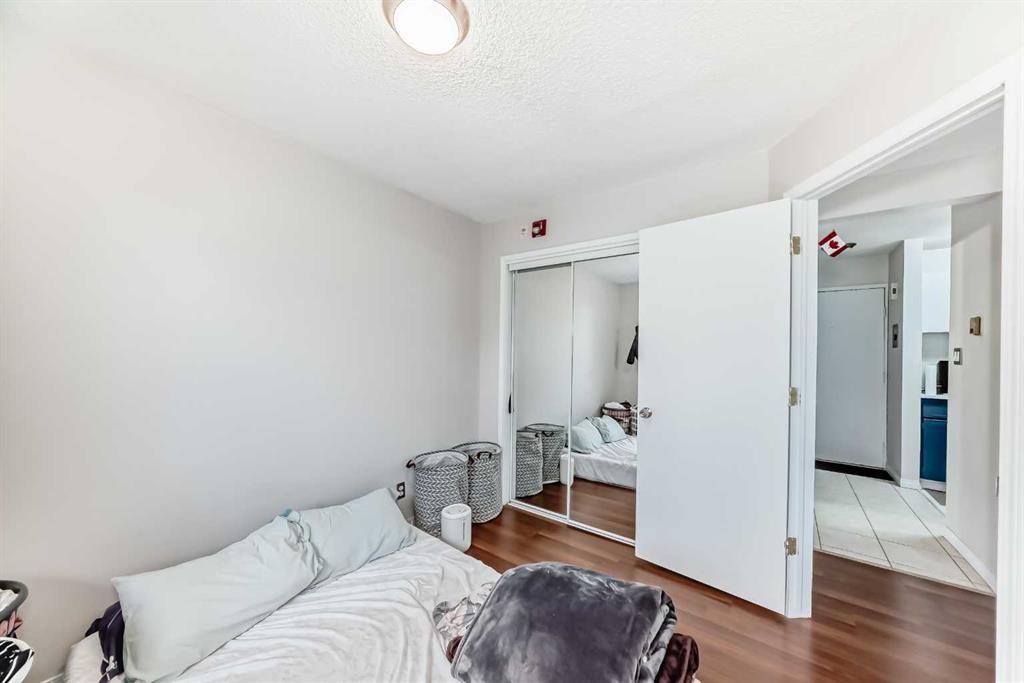 303-4328 4 Street Nw, Calgary, AB - Indoor