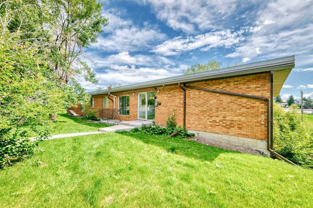 303-4328 4 Street Nw, Calgary, AB - Outdoor