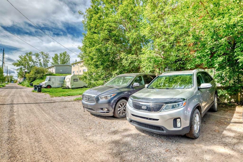 303-4328 4 Street Nw, Calgary, AB - Outdoor