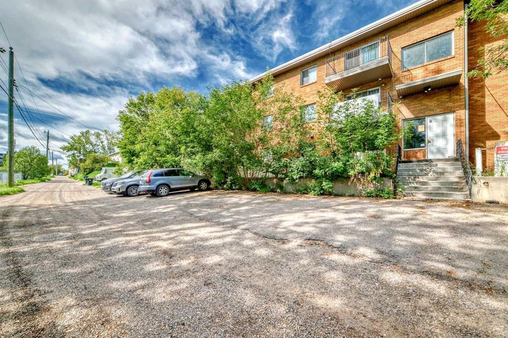 303-4328 4 Street Nw, Calgary, AB - Outdoor