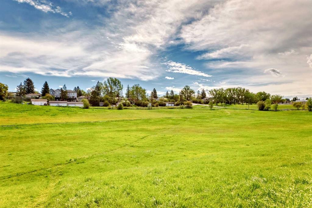 303-4328 4 Street Nw, Calgary, AB - Outdoor With View