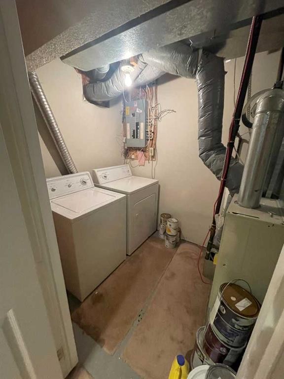 68 Abbeydale Villas Ne, Calgary, AB - Indoor Photo Showing Laundry Room