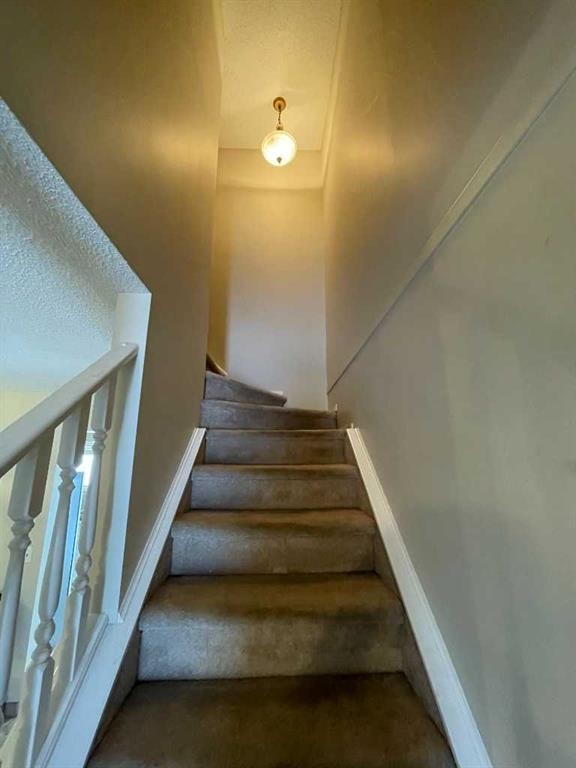 68 Abbeydale Villas Ne, Calgary, AB - Indoor Photo Showing Other Room