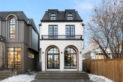 3917 19 Street SW Calgary, AB T2T 4Y2