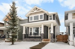 240 Evanspark Gardens NW Calgary, AB T3P 0G6