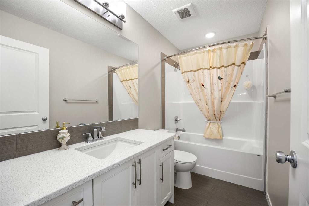 134 Howse Rise Ne, Calgary, AB - Indoor Photo Showing Bathroom