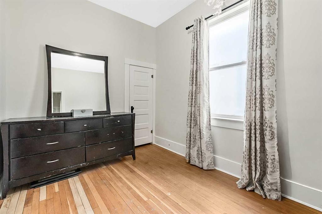 430 15 Avenue Ne, Calgary, AB - Indoor