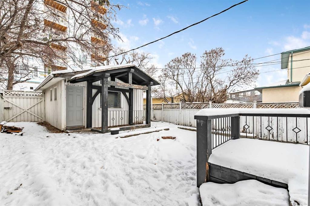 430 15 Avenue Ne, Calgary, AB - Outdoor