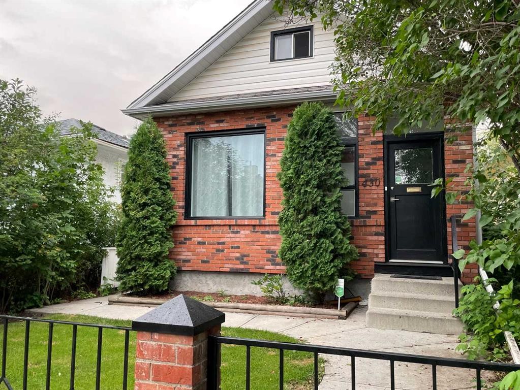 430 15 Avenue Ne, Calgary, AB - Outdoor