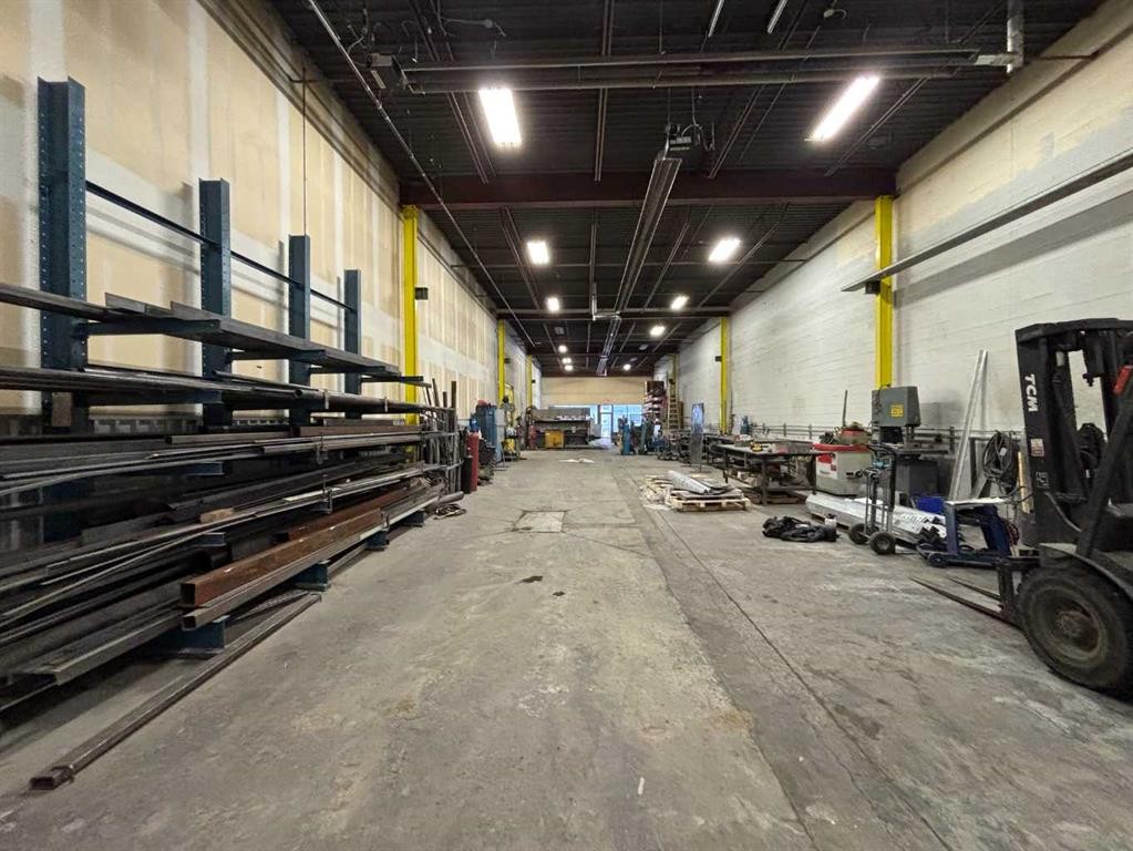 1114 & 1118-4316 64 Avenue Se, Calgary, AB