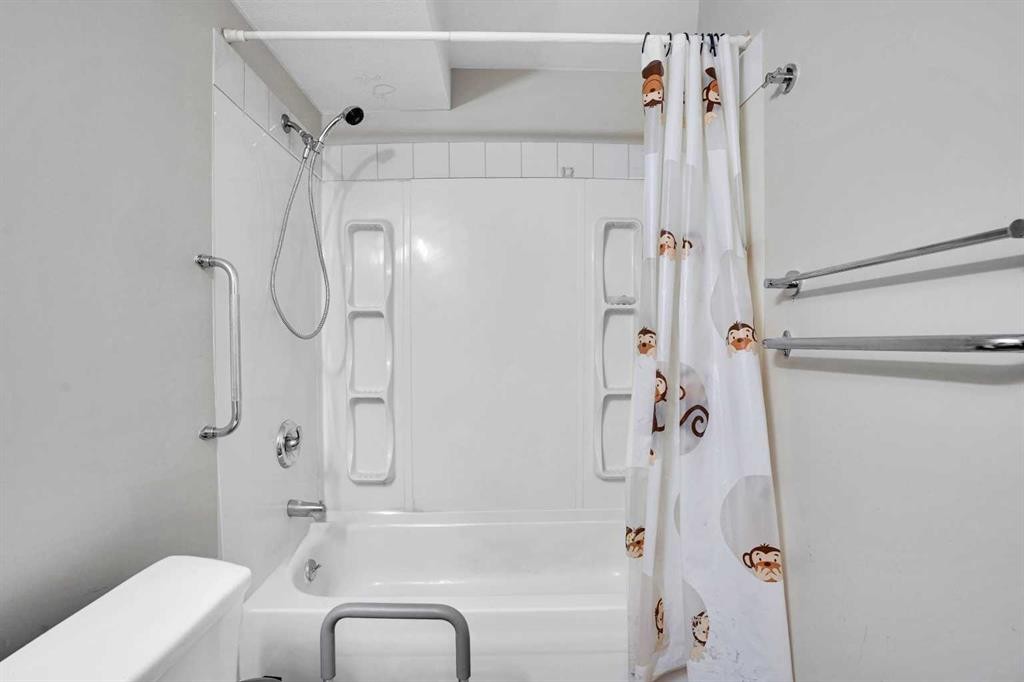 109 Taralea Green Ne, Calgary, AB - Indoor Photo Showing Laundry Room