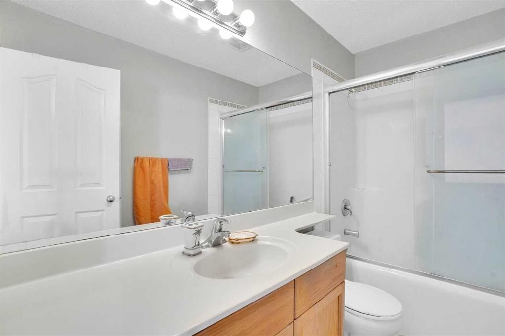 109 Taralea Green Ne, Calgary, AB - Indoor Photo Showing Bathroom