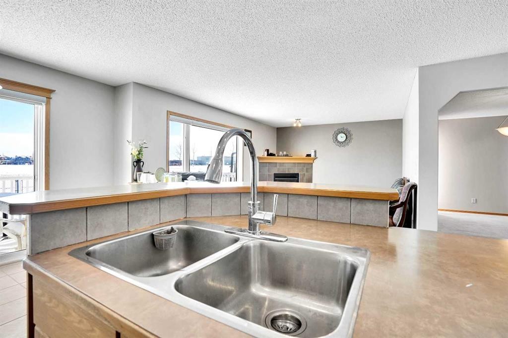 109 Taralea Green Ne, Calgary, AB - Indoor Photo Showing Kitchen With Double Sink