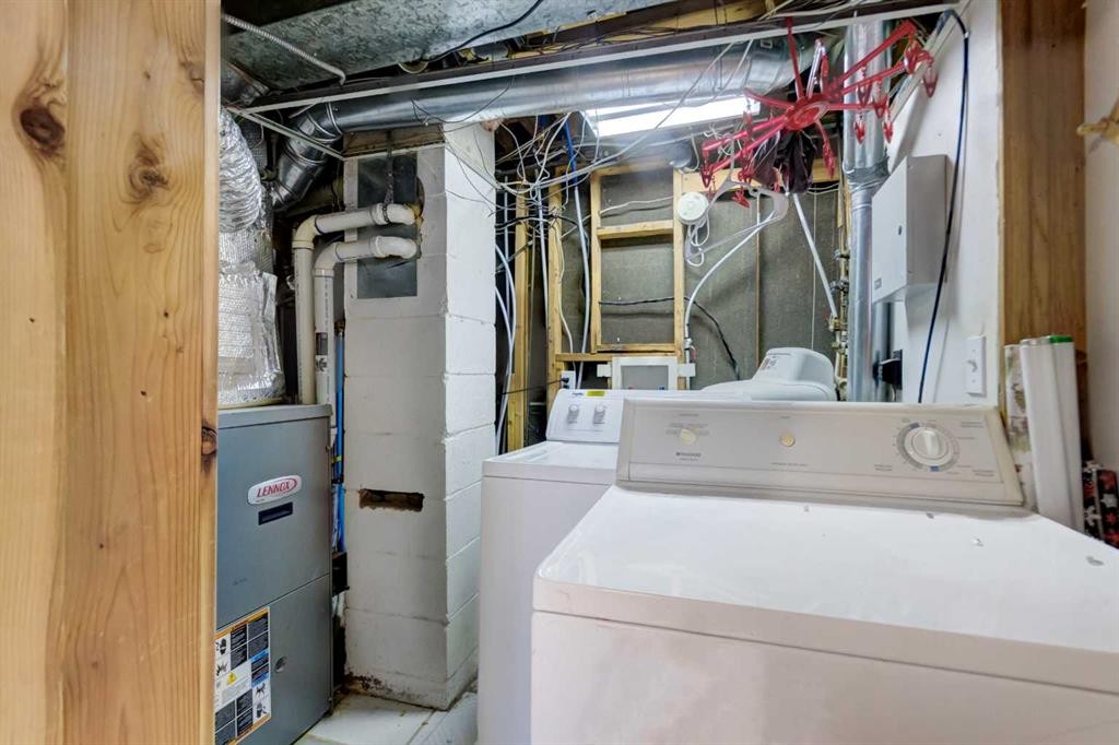 2443 42 Street Se, Calgary, AB - Indoor Photo Showing Laundry Room
