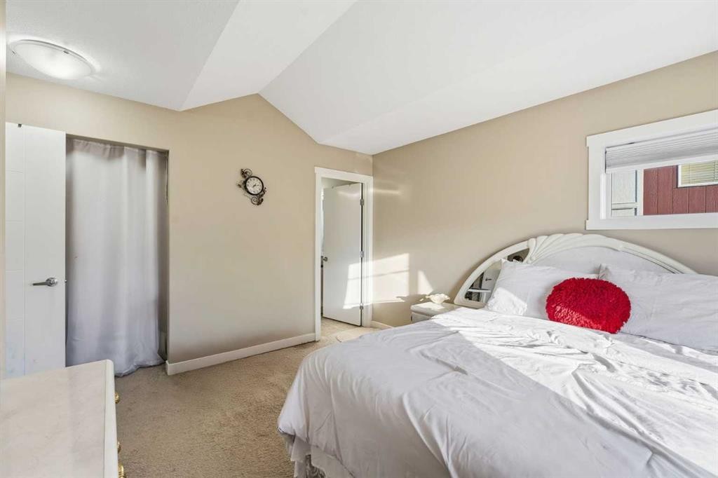 427 Redstone View Ne, Calgary, AB - Indoor Photo Showing Bedroom