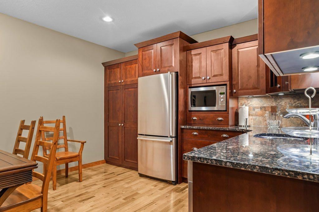 104 Stone Creek Place South, Canmore, AB - Indoor Photo Showing Kitchen